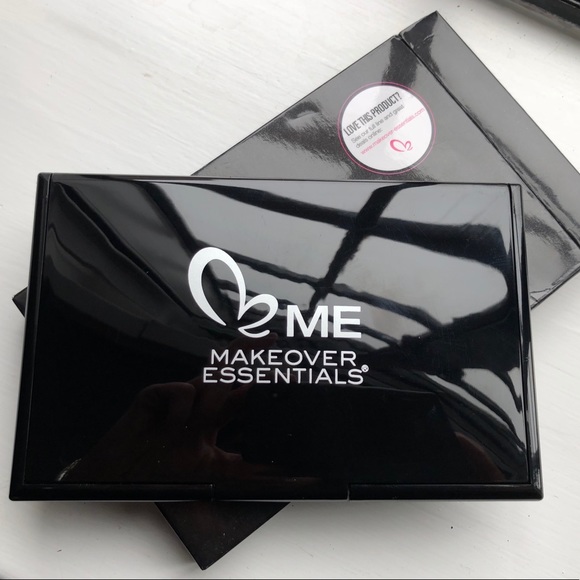 Makeover Essentials Face Color Kit - Picture 3 of 4